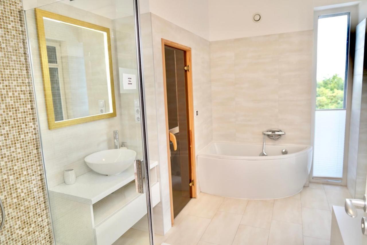 Golden Relax Apartments Balatonfured Exterior photo