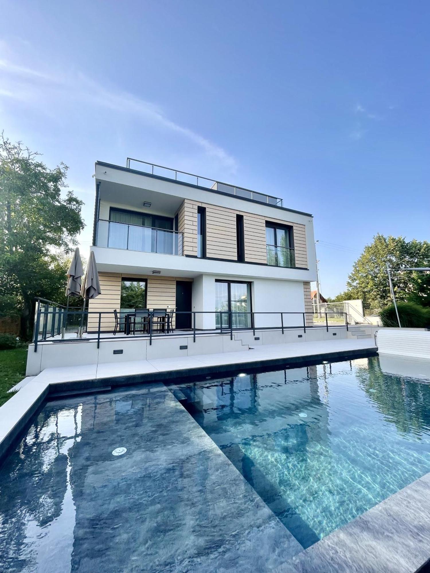 Golden Relax Apartments Balatonfured Exterior photo
